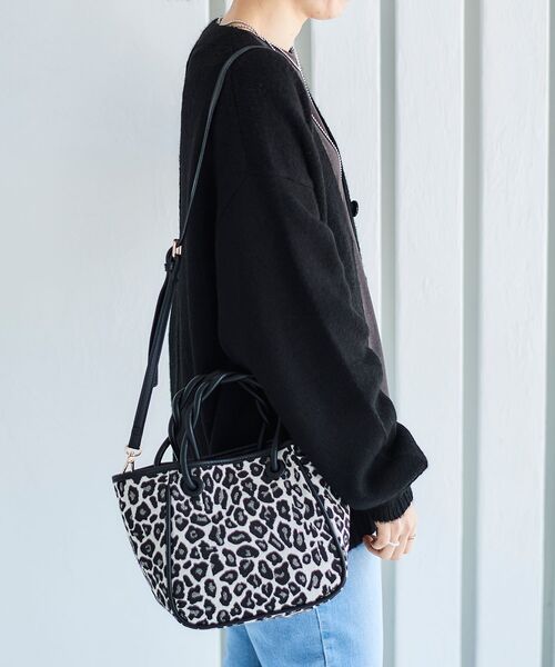 le.coeur blanc(ルクールブラン)の「TWIST HANDLE 2WAY TOTE(トートバッグ・レディース・ブラック系その他・FREE)」の10枚目の写真