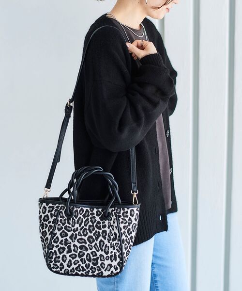 le.coeur blanc(ルクールブラン)の「TWIST HANDLE 2WAY TOTE(トートバッグ・レディース・ブラック系その他・FREE)」の9枚目の写真