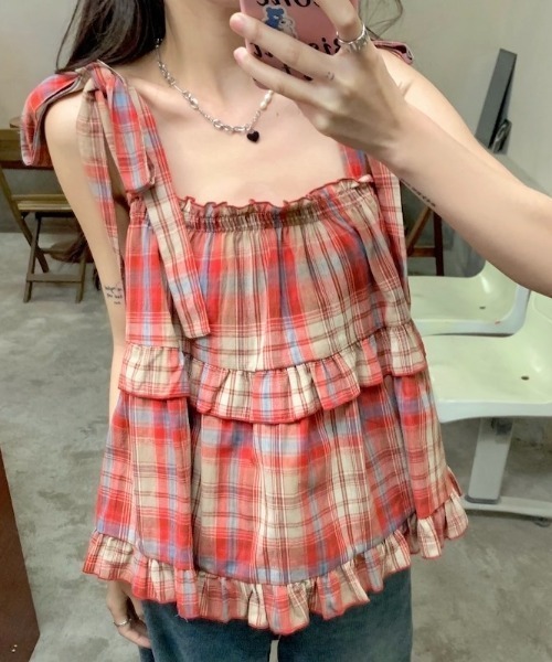 LADY LIKE(レディライク)の「チェック柄ショルダーリボンティアードチュニック(シャツ/ブラウス・レディース・レッド/アイボリー/ブラック/レッド系/グリーン・M)」の7枚目の写真