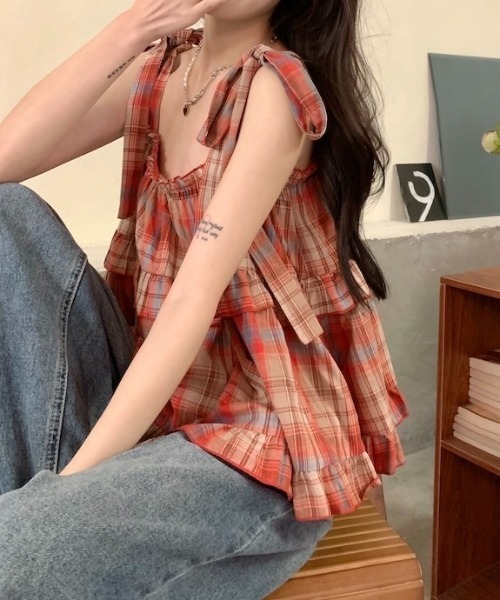 LADY LIKE(レディライク)の「チェック柄ショルダーリボンティアードチュニック(シャツ/ブラウス・レディース・レッド/アイボリー/ブラック/レッド系/グリーン・M)」の9枚目の写真