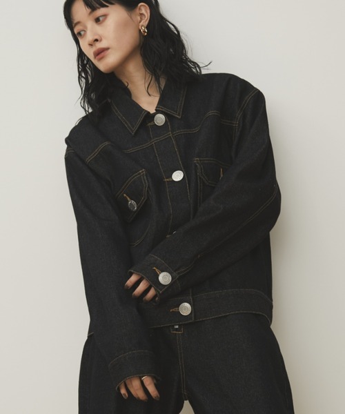 MERLOT(メルロー)の「ビッグボタンオーバーサイズデニムジャケット/セットアップ対応(デニムジャケット・レディース・インディゴブルー・FREE)」の2枚目の写真
