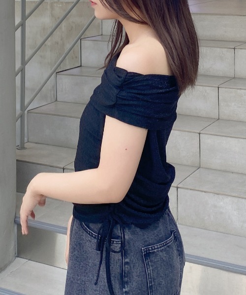 INGNI（イング）の「サイドギャザーオフショルラメトップス（Tシャツ/カットソー・レディース・シルバー系6/ブラック系その他6・M）」の4枚目の写真