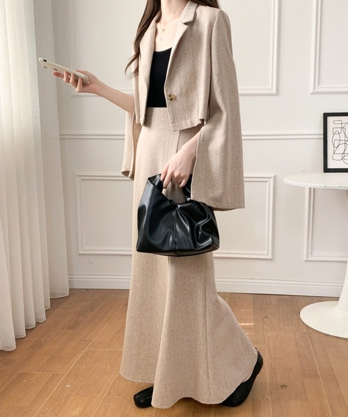 ABITOKYO（アビトーキョー）の「ツーイド袖スリットショート丈テーラージャケット＆マーメイドスカートセットアップ（セットアップ・レディース・ブラック/ブラウン系その他/レッド系その他/ブラウン/カーキ/ベージュ・S/M）」の4枚目の写真