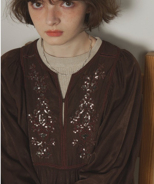 Unitage（ユニテージ）の「スパンコール刺繍ロングスリーブOP（ワンピース・レディース・アイボリー/ブラック/ブルー/ブラウン・FREE）」の13枚目の写真