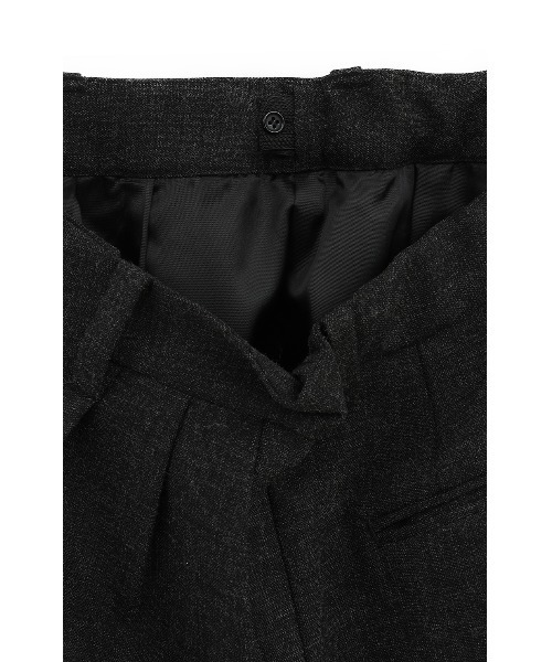 MANOF(マノフ)の「MELANGE TAPERED PANTS(スラックス・レディース・ベージュ/チャコールグレー・S/M)」の20枚目の写真