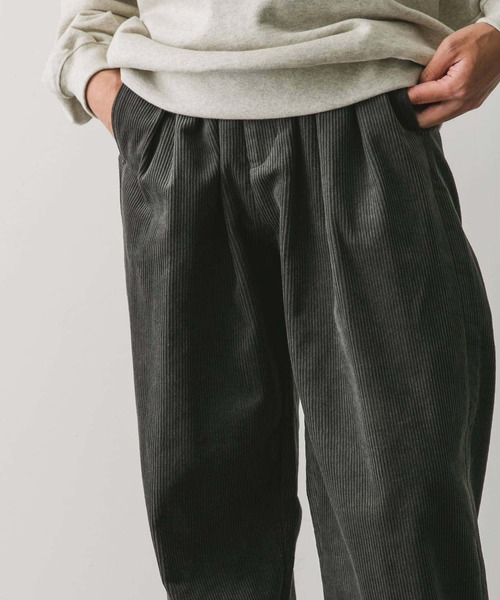 URBAN RESEARCH DOORS(アーバンリサーチドアーズ)の「2タック太畝コーデュロイパンツ(その他パンツ・メンズ・ブラック/オフホワイト/グリーン系その他・MEDIUM/LARGE)」の7枚目の写真