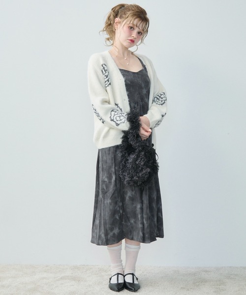 TITTY&CO.（ティティーアンドコー）の「フラワー刺繍モヘアタッチカーディガン（カーディガン/ボレロ・レディース・グレー/アイボリー・FREE）」の7枚目の写真