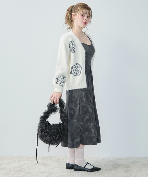 TITTY&CO.（ティティーアンドコー）の「フラワー刺繍モヘアタッチカーディガン（カーディガン/ボレロ・レディース・グレー/アイボリー・FREE）」の11枚目の写真