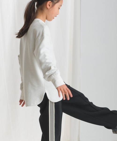 OMNES(オムネス)の「キッズリップルダブルフェイス長袖Tシャツ(Tシャツ/カットソー・キッズ・ライトカーキ/グレー/ブルー/ブラック/ピンク/ホワイト・120/110/100/140/130)」の21枚目の写真