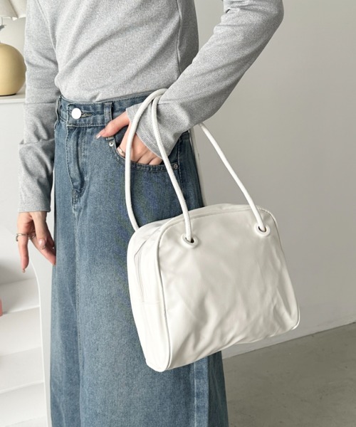 CLEA（クレア）の「ロングハンドルボストンバッグ（ボストンバッグ・レディース・ブラウン/ブラック/アイボリー・FREE）」の5枚目の写真