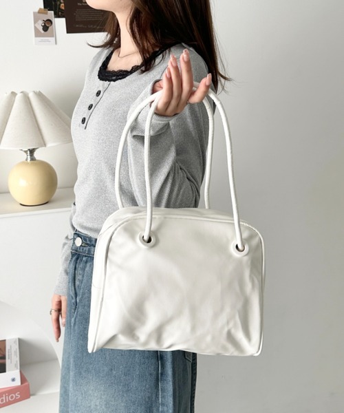 CLEA（クレア）の「ロングハンドルボストンバッグ（ボストンバッグ・レディース・ブラウン/ブラック/アイボリー・FREE）」の4枚目の写真