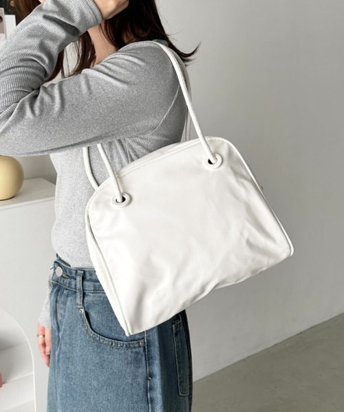 CLEA（クレア）の「ロングハンドルボストンバッグ（ボストンバッグ・レディース・ブラウン/ブラック/アイボリー・FREE）」の6枚目の写真