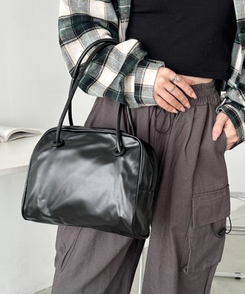 CLEA（クレア）の「ロングハンドルボストンバッグ（ボストンバッグ・レディース・ブラウン/ブラック/アイボリー・FREE）」の9枚目の写真