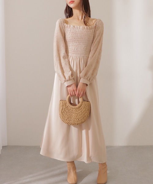 Lace Ladies(レースレディース)の「2WAY シャーリング オフショルダー マキシ ワンピース(ワンピース・レディース・アイボリー/ブラック・FREE/S)」の12枚目の写真