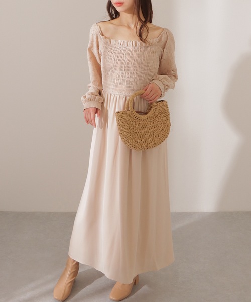 Lace Ladies(レースレディース)の「2WAY シャーリング オフショルダー マキシ ワンピース(ワンピース・レディース・アイボリー/ブラック・FREE/S)」の4枚目の写真