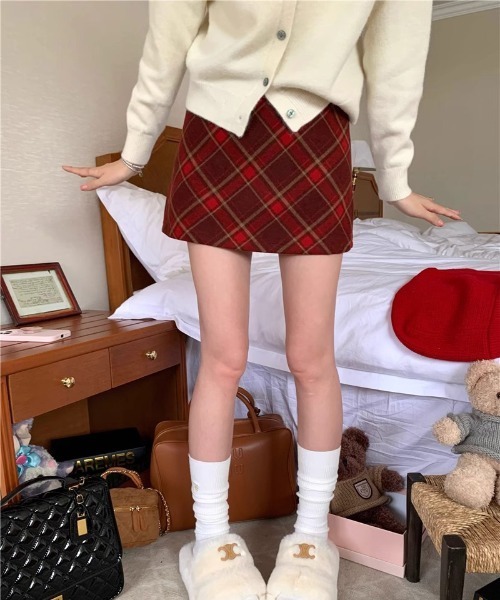 WEGO（ウィゴー）の「WEGO/インナーパンツ付きミニ丈チェックスカート（スカート・レディース・ベージュ/レッド/グレー・LARGE/MEDIUM/SMALL）」の11枚目の写真