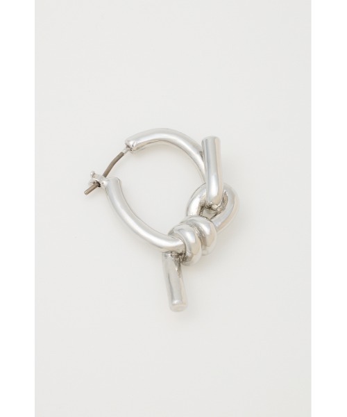 SLY(スライ)の「KNOT HOOP P/EARRING ノット フープ ピアス(ピアス(両耳用)・レディース・ゴールド/シルバー・FREE)」の6枚目の写真