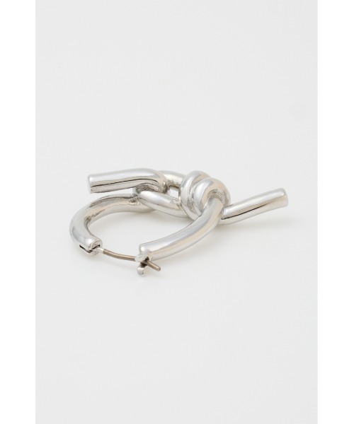 SLY(スライ)の「KNOT HOOP P/EARRING ノット フープ ピアス(ピアス(両耳用)・レディース・ゴールド/シルバー・FREE)」の8枚目の写真