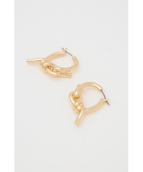 SLY(スライ)の「KNOT HOOP P/EARRING ノット フープ ピアス(ピアス(両耳用)・レディース・ゴールド/シルバー・FREE)」の11枚目の写真