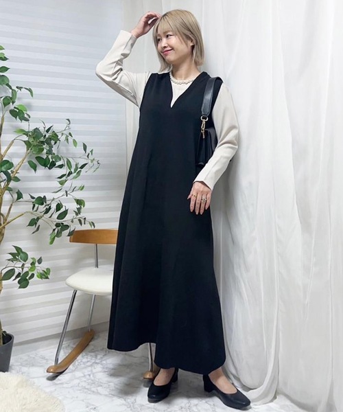 aquagarage(アクアガレージ)の「パール付きヘムライントップス(Tシャツ/カットソー・レディース・グレイッシュベージュ・M)」の8枚目の写真