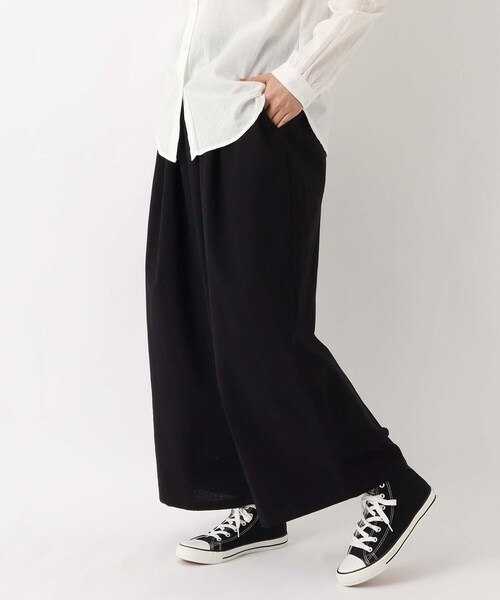 one'sterrace(ワンズテラス)の「綿ワイドパンツ(その他パンツ・レディース・ブラック系8/アイボリー系8/ベージュ系その他7・02)」の2枚目の写真