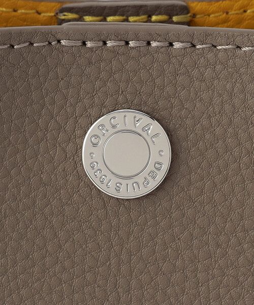 ORCIVAL（オーシバル）の「ORCIVAL | ダブルフェイスレザー 2WAYトートバッグ（ショルダーバッグ・レディース・ライトブラウン/グレイッシュベージュ/ブラック・-）」の9枚目の写真
