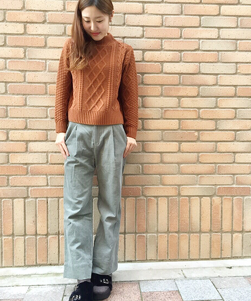 mystic（ミスティック）の「【mystic】ケーブルハイネックニット（ニット/セーター・レディース・キャメル/ブラック/オフホワイト/レッド・ﾌﾘ-）」の11枚目の写真