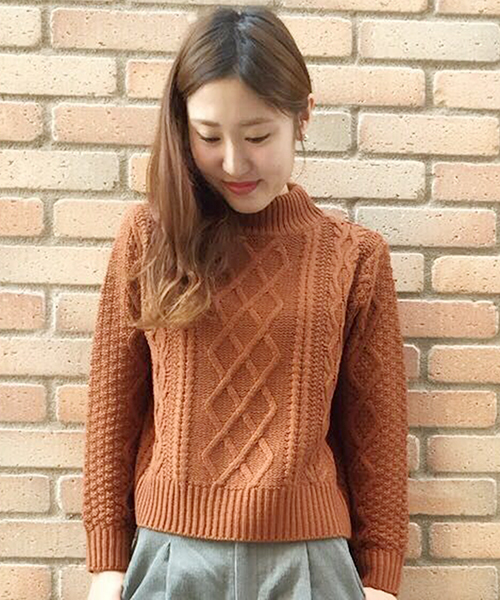 mystic（ミスティック）の「【mystic】ケーブルハイネックニット（ニット/セーター・レディース・キャメル/ブラック/オフホワイト/レッド・ﾌﾘ-）」の16枚目の写真