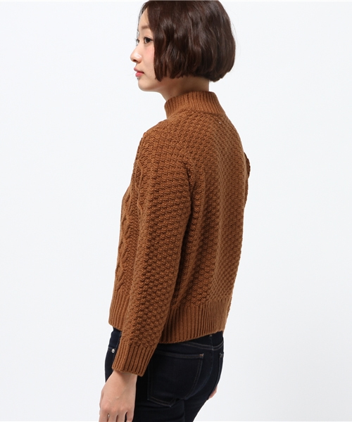 mystic（ミスティック）の「【mystic】ケーブルハイネックニット（ニット/セーター・レディース・キャメル/ブラック/オフホワイト/レッド・ﾌﾘ-）」の5枚目の写真