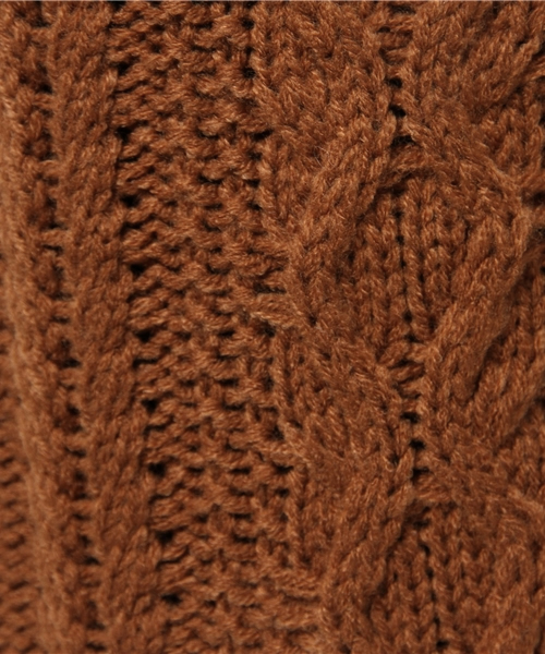 mystic（ミスティック）の「【mystic】ケーブルハイネックニット（ニット/セーター・レディース・キャメル/ブラック/オフホワイト/レッド・ﾌﾘ-）」の9枚目の写真