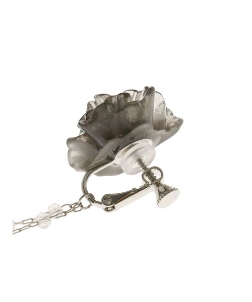 MERCURYDUO（マーキュリーデュオ）の「フラワーモチーフイヤリング（イヤリング・レディース・オフホワイト/ブラック/ピンク・FREE）」の6枚目の写真