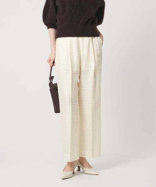 UNITED ARROWS（ユナイテッドアローズ）の「ドット サテン 2タック ワイドパンツ（その他パンツ・レディース・ネイビー/ブラック/ライトピンク/オフホワイト/その他8・36/38/40）」の2枚目の写真