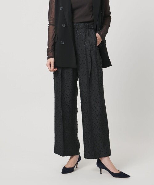 UNITED ARROWS（ユナイテッドアローズ）の「ドット サテン 2タック ワイドパンツ（その他パンツ・レディース・ネイビー/ブラック/ライトピンク/オフホワイト/その他8・36/38/40）」の15枚目の写真