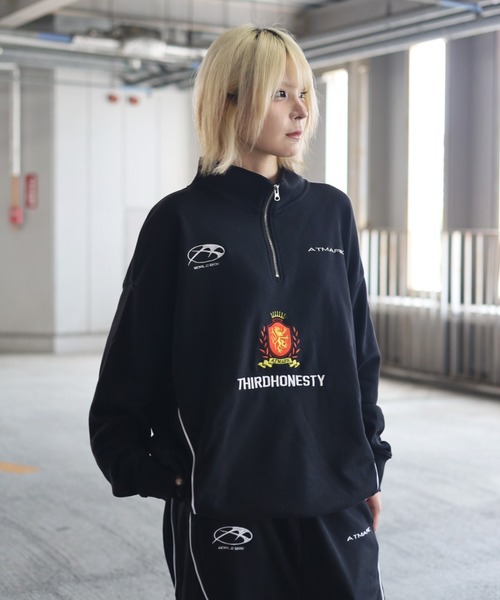 ATMARK(アットマーク)の「《フリーサイズ / UNISEX 》ThirdHonestyロゴ パイピング ハーフジップ トレーナー(スウェット・メンズ・ブラック/ホワイト・FREE)」の5枚目の写真