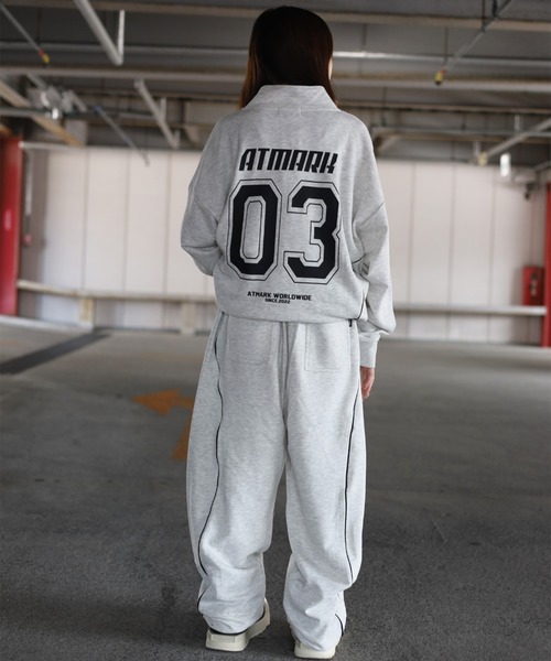 ATMARK(アットマーク)の「《フリーサイズ / UNISEX 》ThirdHonestyロゴ パイピング ハーフジップ トレーナー(スウェット・メンズ・ブラック/ホワイト・FREE)」の13枚目の写真