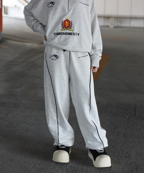ATMARK(アットマーク)の「《フリーサイズ / UNISEX 》ThirdHonestyロゴ パイピング ハーフジップ トレーナー(スウェット・メンズ・ブラック/ホワイト・FREE)」の11枚目の写真