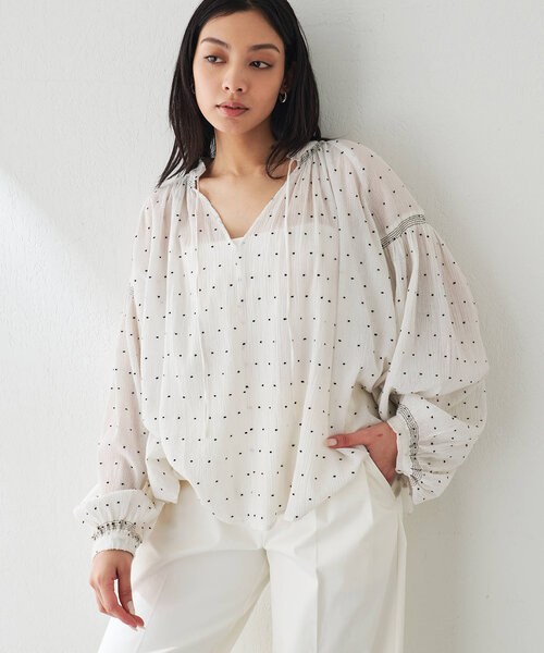 Whim Gazette（ウィムガゼット）の「ドット刺繍ブラウス（シャツ