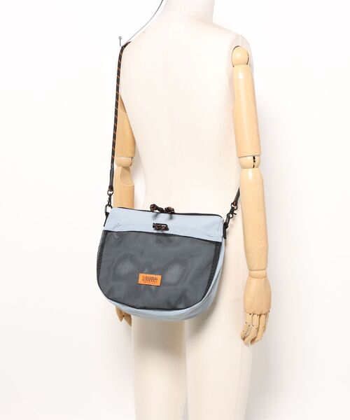 [美品] UNIVERSAL OVERALL ショルダーバック セール】UNIVERSAL OVERALL ユニバーサルオーバール フロント