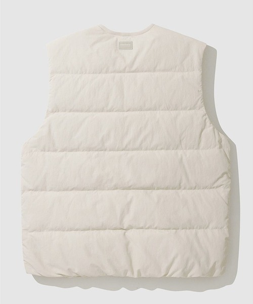 UMBRO（アンブロ）の「UMBRO LIGHTWEIGHT DOWN VEST（アンブロ ライトウェイト ダウンベスト）（ベスト・メンズ・ベージュ系・X-LARGE/MEDIUM）」の4枚目の写真