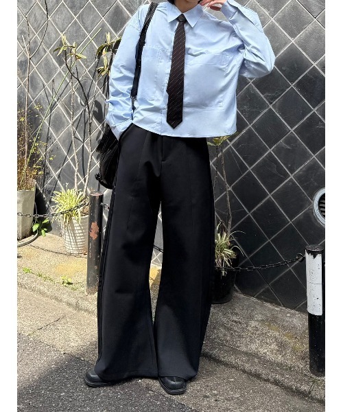 Chikashitsu +（チカシツプラス）の「【Chikashitsu +】cotton cropped shirt / 【チカシツプラス】コットンクロップド長袖シャツ（シャツ/ブラウス・メンズ・ライトブルー/ホワイト・ONE SIZE）」の5枚目の写真