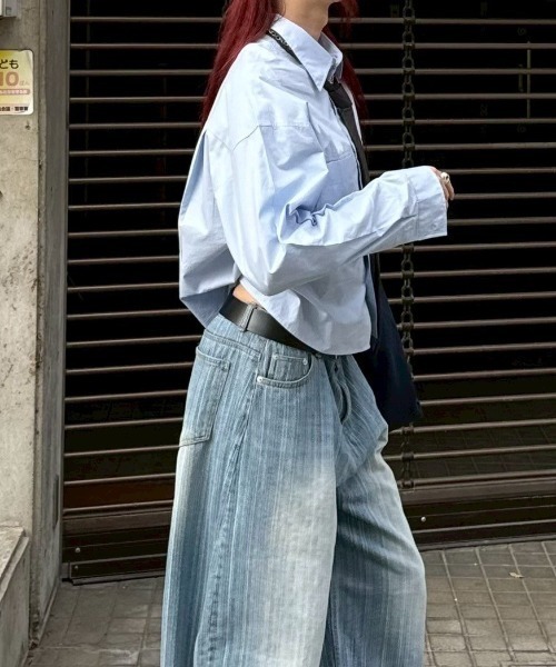 Chikashitsu +（チカシツプラス）の「【Chikashitsu +】cotton cropped shirt / 【チカシツプラス】コットンクロップド長袖シャツ（シャツ/ブラウス・メンズ・ライトブルー/ホワイト・ONE SIZE）」の9枚目の写真