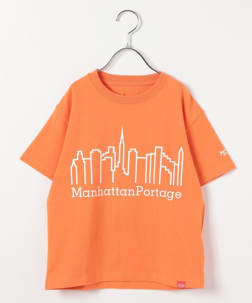 Manhattan Portage(マンハッタンポーテージ)の「【Manhattan Portage(マンハッタンポーテージ)】別注スカイラインロゴT(KIDS)(Tシャツ/カットソー・キッズ・オフホワイト/ブラック/オレンジ・110cm/130cm/150cm)」の1枚目の写真