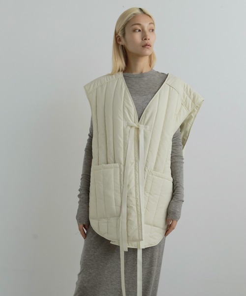 anuke（アンヌーク）の「Backopen Stripe Vest（ベスト・レディース・ネイビー/クリーム・38inch/36inch）」の2枚目の写真