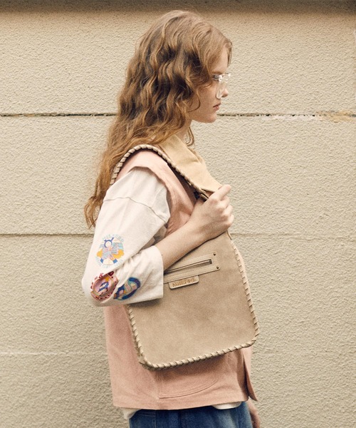 MILKFED.（ミルクフェド）の「WHIPSTITCH BAG（ショルダーバッグ・レディース・ブラウン/グレー/ブラック・ONE SIZE）」の3枚目の写真