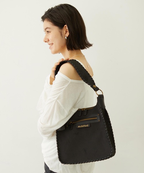 MILKFED.(ミルクフェド)の「WHIPSTITCH BAG(ショルダーバッグ・レディース・ブラウン/グレー/ブラック・ONE SIZE)」の21枚目の写真