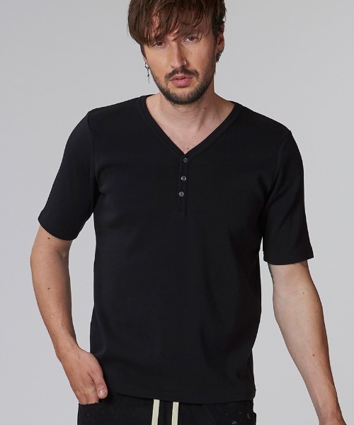 NO ID.(ノーアイディ)の「mt9799-フライスヘンリーV-N-T VネックTシャツ(Tシャツ/カットソー・メンズ・ブラック/グレー/ホワイト・2/1)」の18枚目の写真
