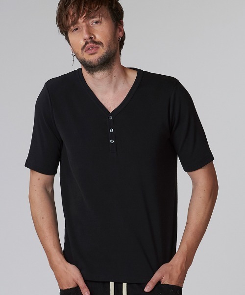 NO ID.(ノーアイディ)の「mt9799-フライスヘンリーV-N-T VネックTシャツ(Tシャツ/カットソー・メンズ・ブラック/グレー/ホワイト・2/1)」の17枚目の写真