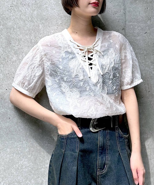 PAGEBOY（ページボーイ）の「2WAYレースアップブラウス(半袖)（シャツ/ブラウス・レディース・ネイビー/ライトベージュ/ブラック/オフホワイト/インディゴブルー・FREE）」の20枚目の写真