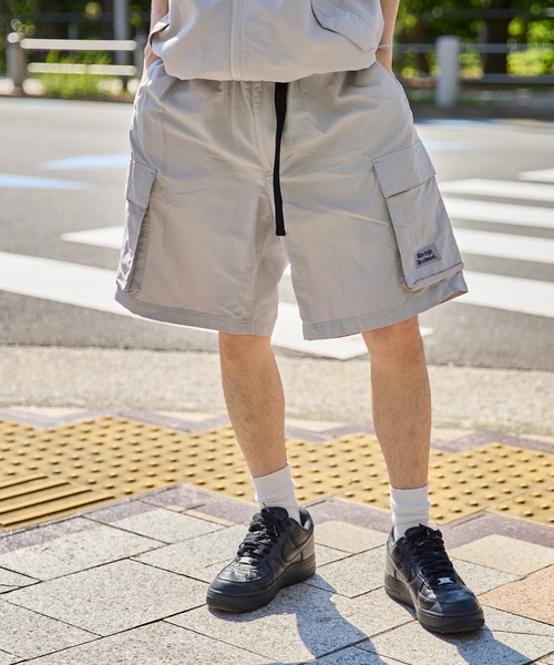 kutir（クティール）の「NYLON CARGO SHORTS／ナイロンカーゴショートパンツ（カーゴパンツ・メンズ・チャコールグレー/ライトグレー/グレイッシュベージュ/ブラック/ネイビー・SMALL/MEDIUM/LARGE）」の3枚目の写真