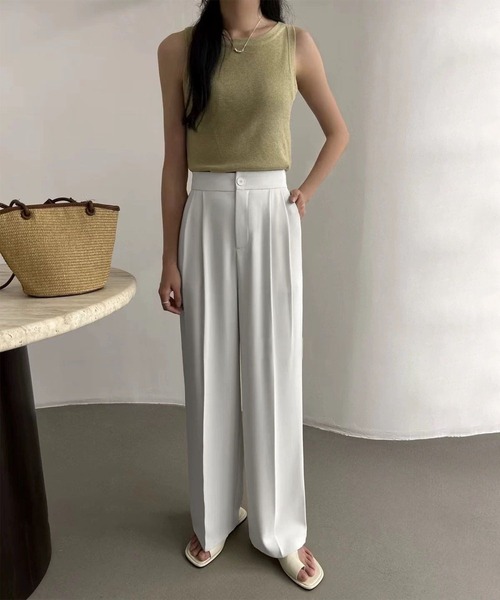 BANICO(バニコ)の「ハイウエストタックストレートパンツ(スラックス・レディース・ブラック/ホワイト・LARGE/MEDIUM/SMALL)」の4枚目の写真